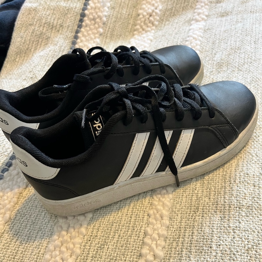 Big boys size 4 adidas shoes